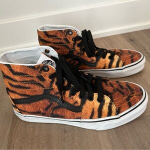 Vans Tiger Print Women’s Size 8.5 High Top Sneakers